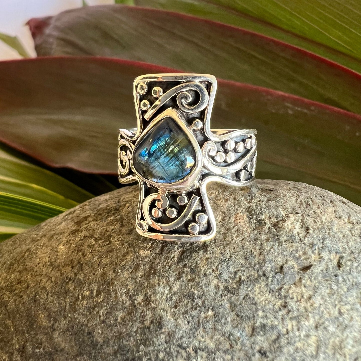 Size 9.5 950 Tanzanita Ring