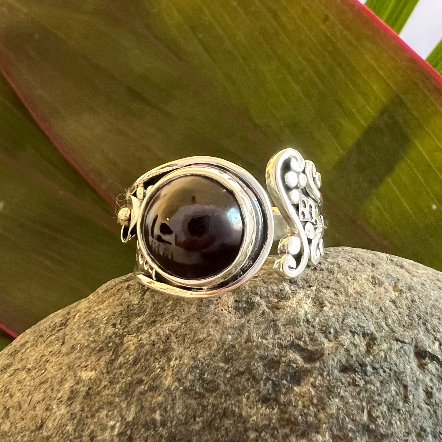 Size 7.5 950 Silver Granate Estrella Ring