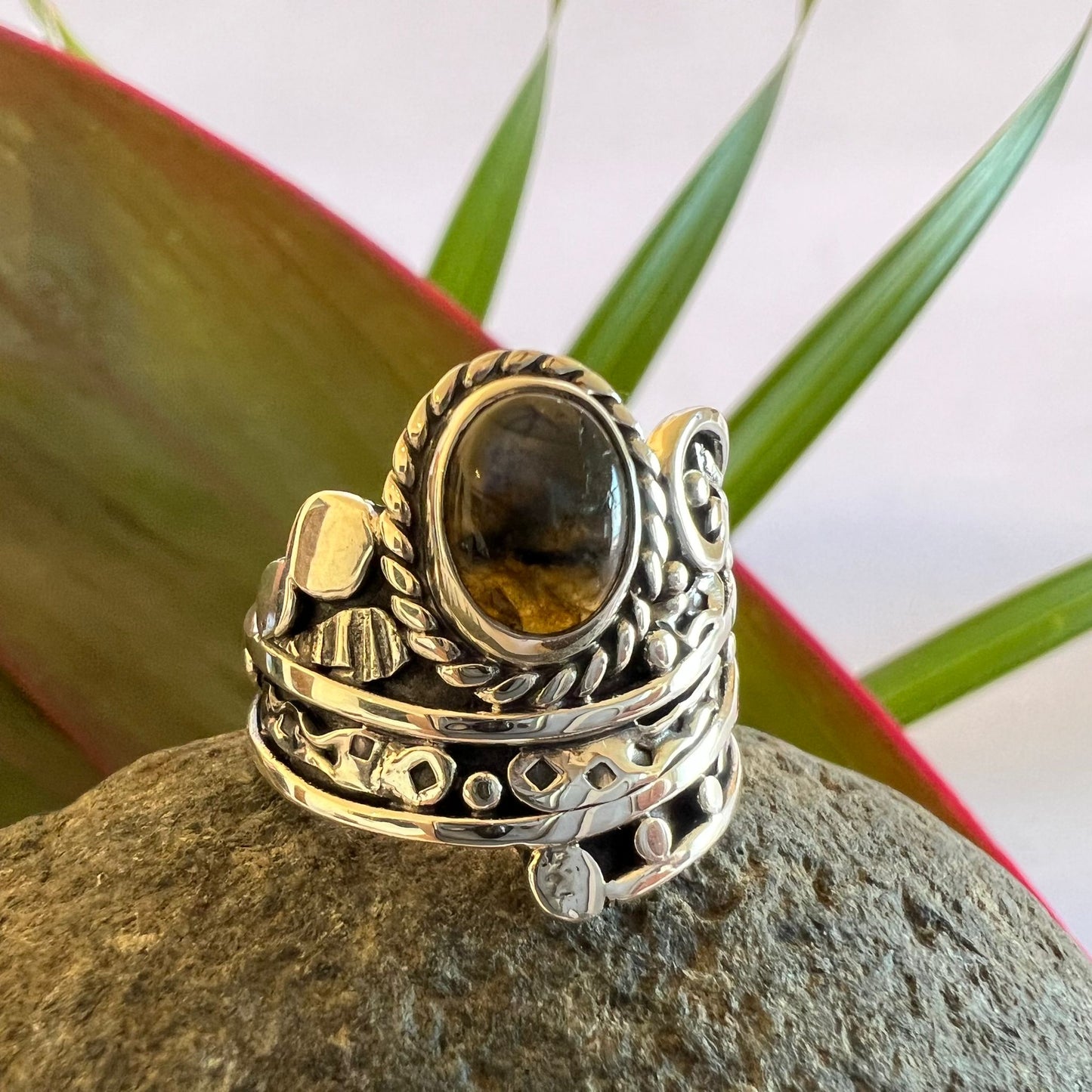 Size 8 950 Silver Labradorita Ring