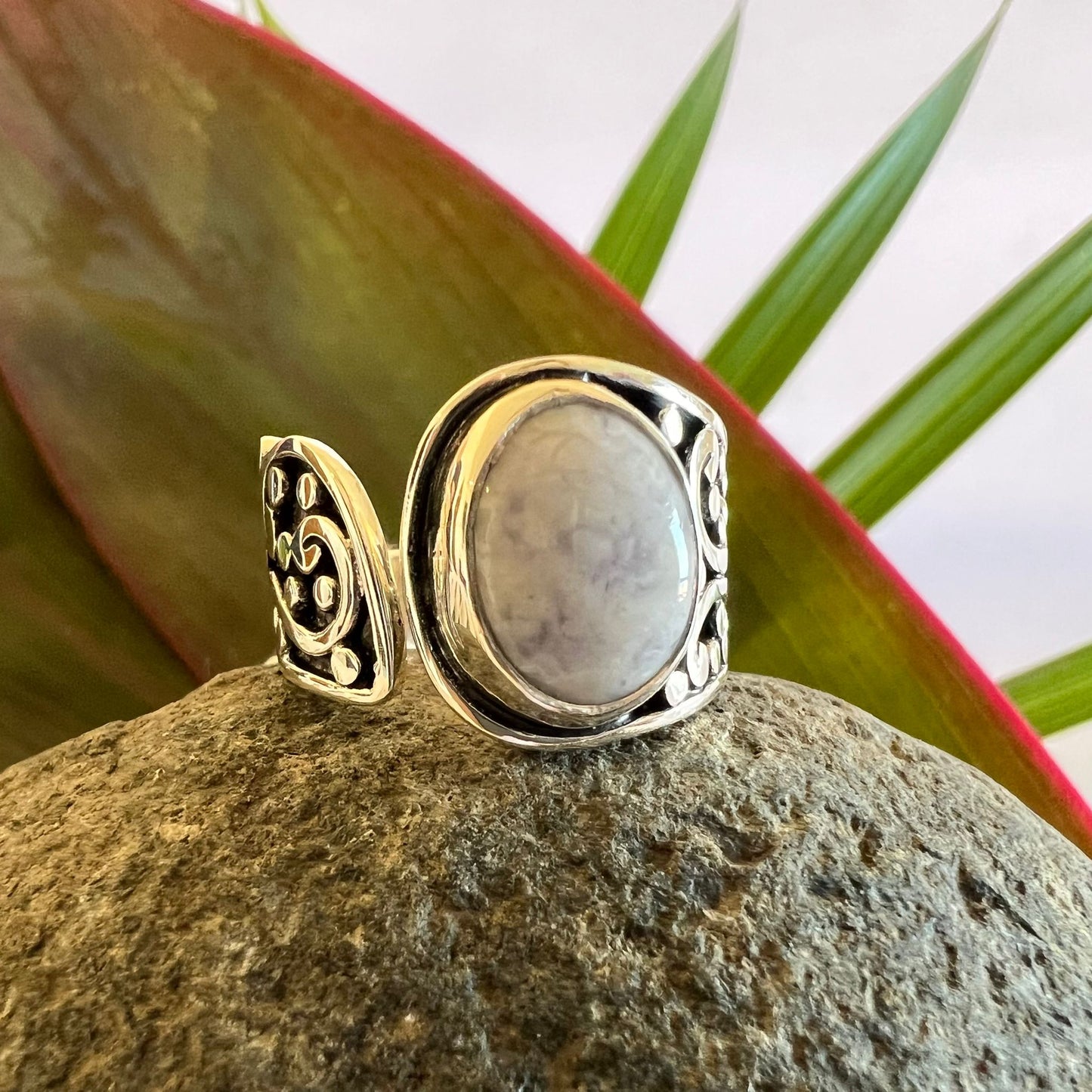 Size 7.5 950 Silver Jade Lila Ring
