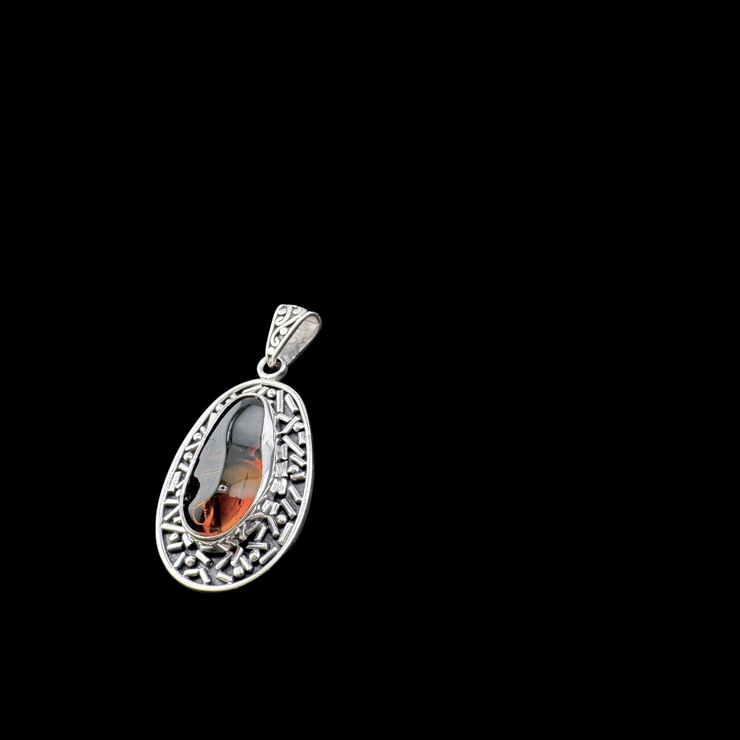 Oval Ambar