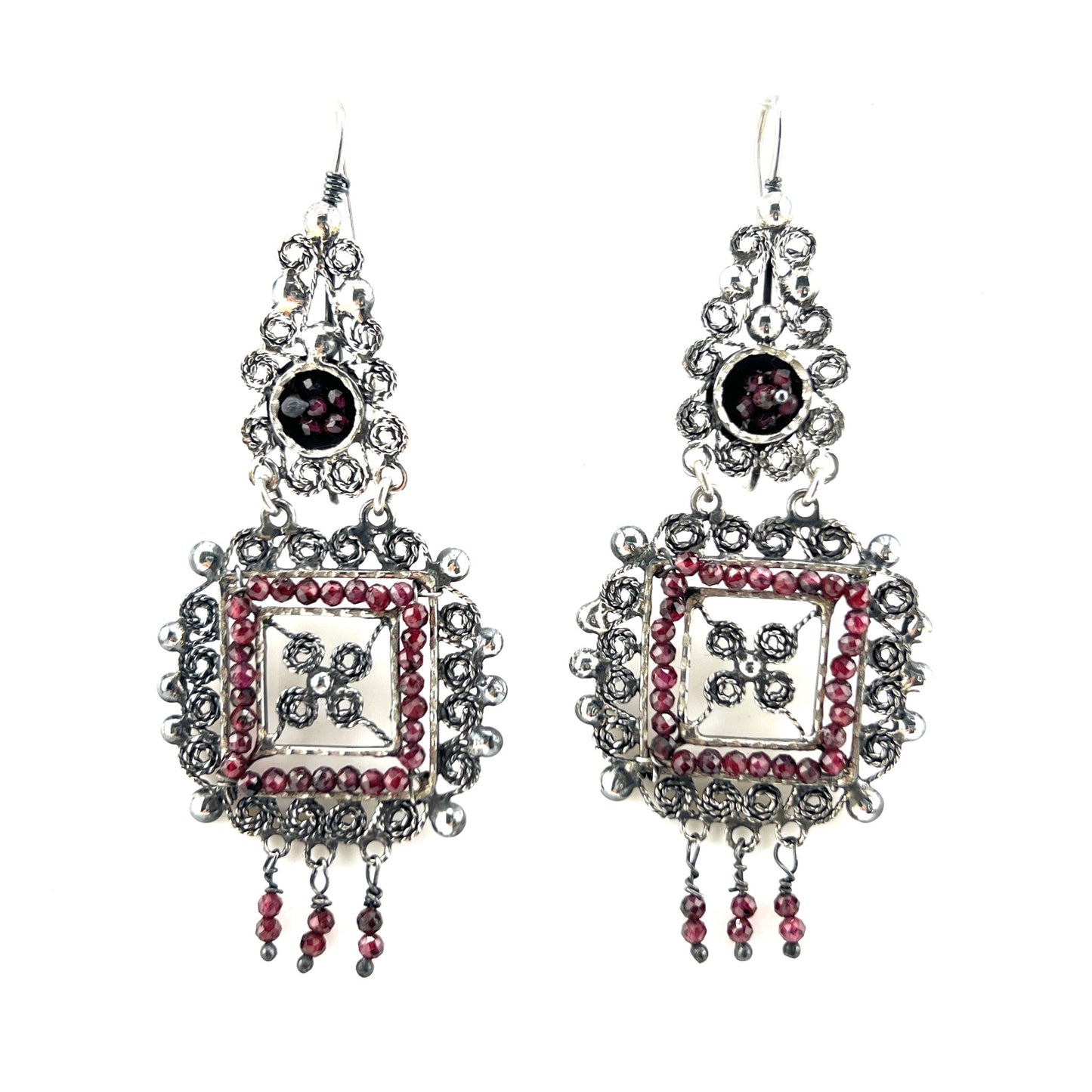6cm Square filigree silver earrings with granate beads