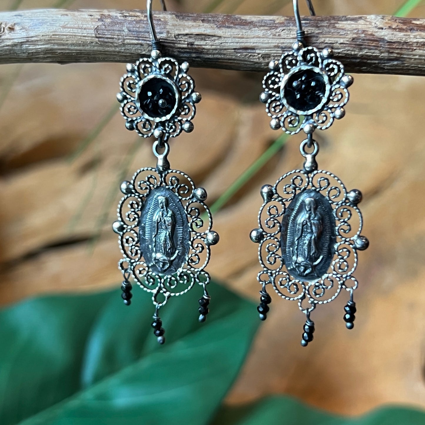 5cm 925 earrings with onix beads virgin
