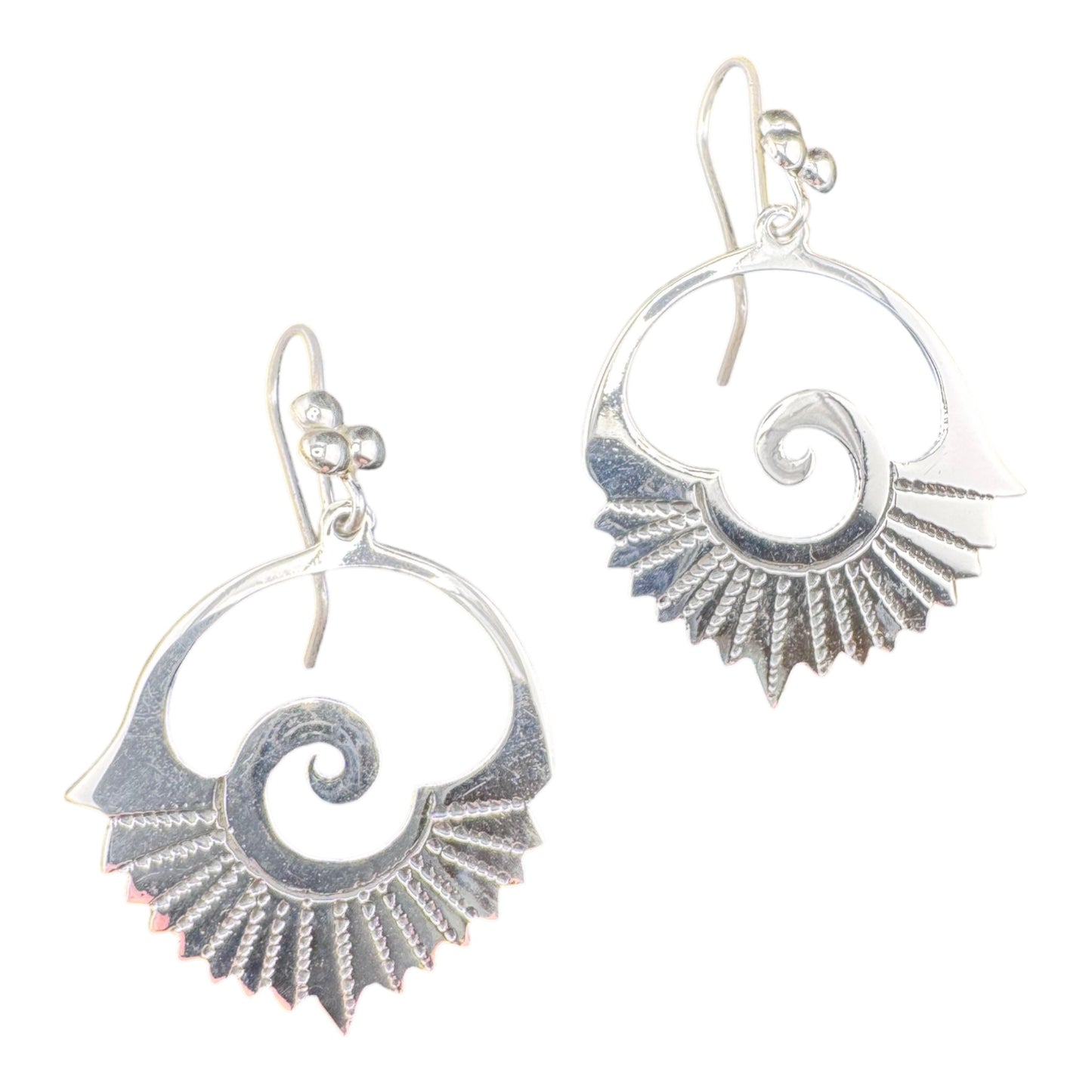 Caracol drop earrings