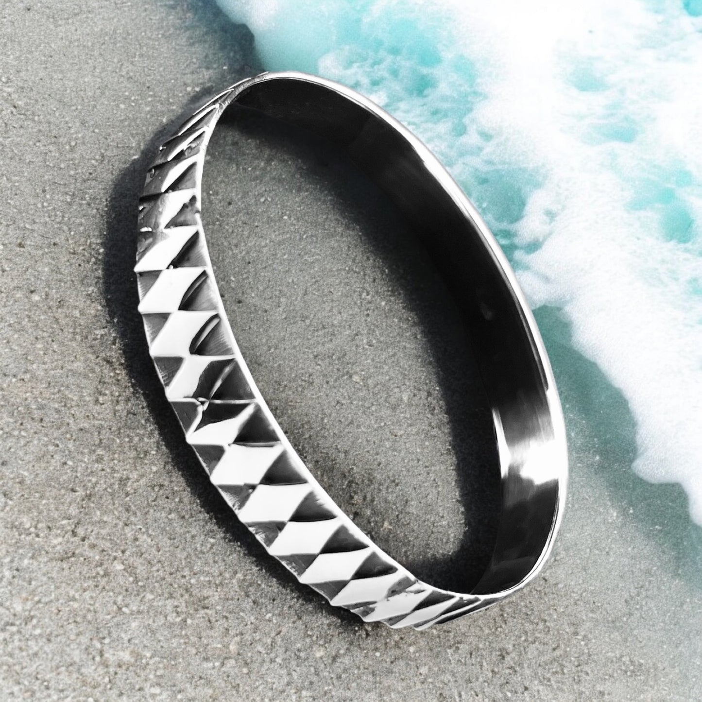 Sterling Silver .925 Bangle Bracelet 65mmx10mm Repeated Diamond Pattern