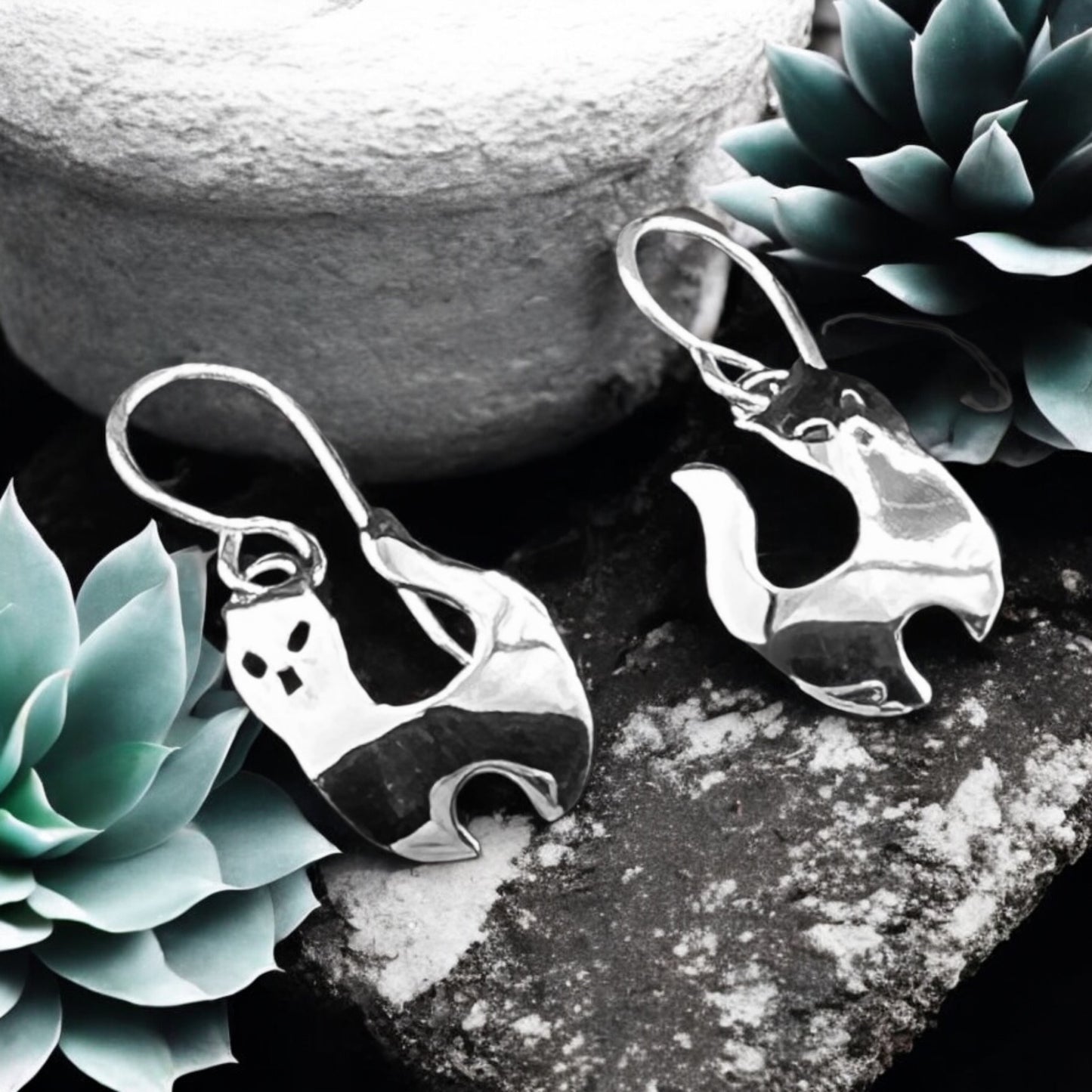 Sterling Silver .925 HOOK Earrings 10mmx10mm Gato Cat