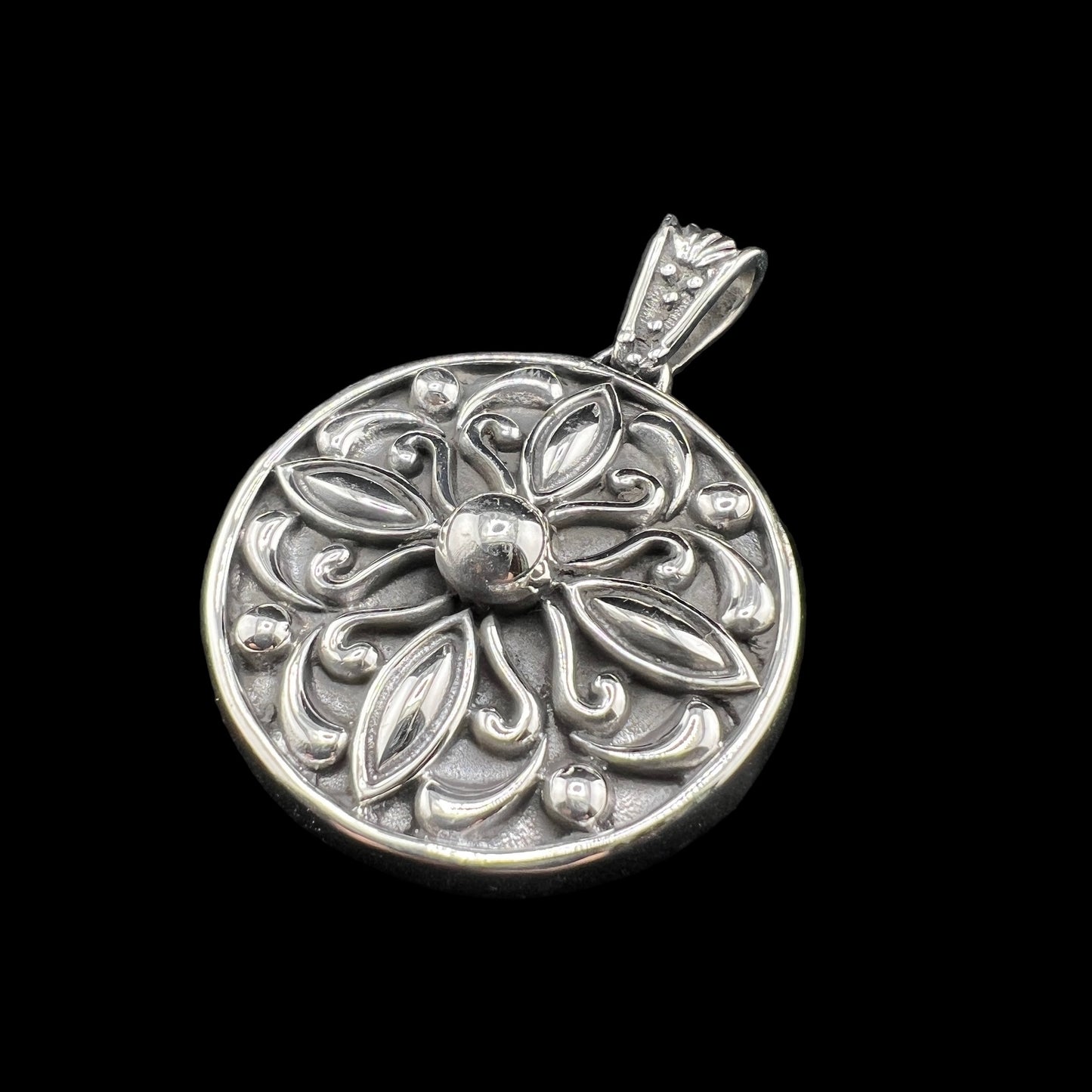 .925 Silver Pendant Round Medallion 35mm x 35mm