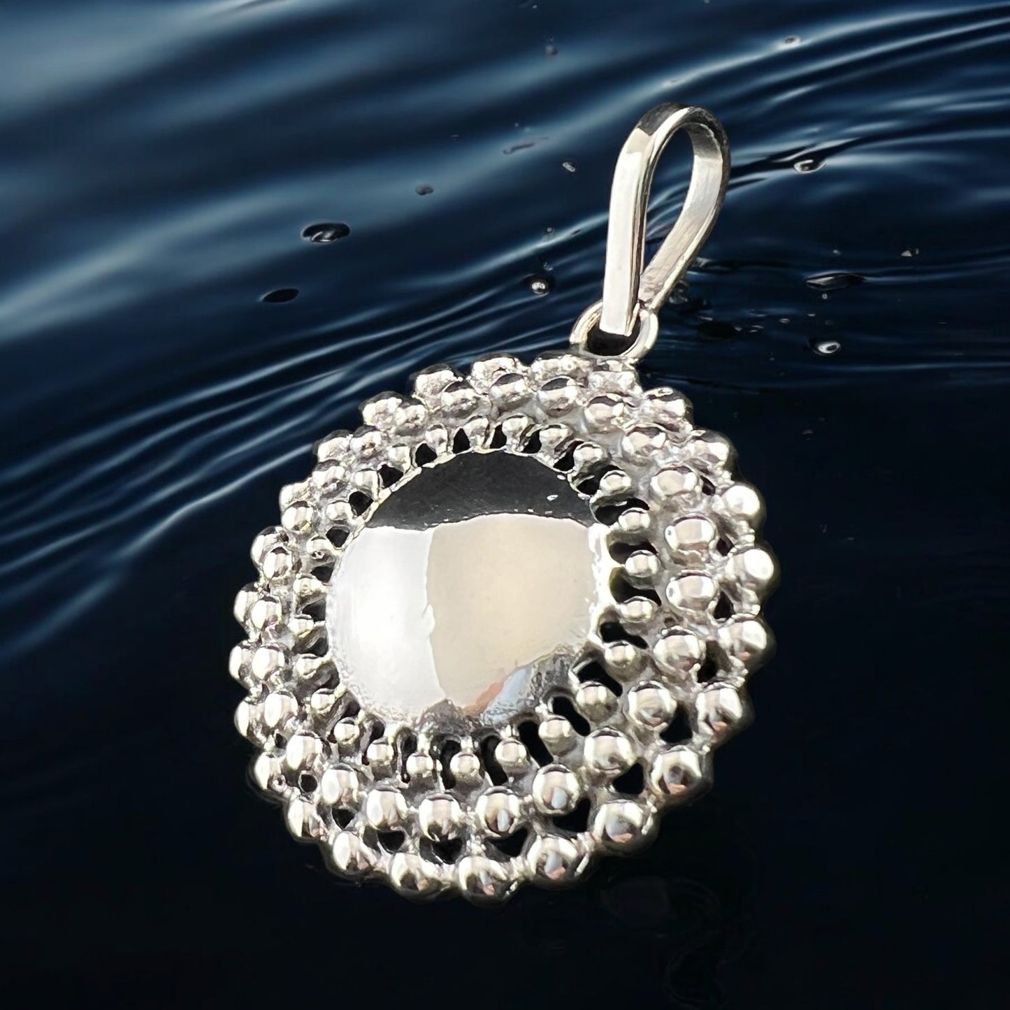 .925 Silver Pendant Round Medallion 30mm x 30mm