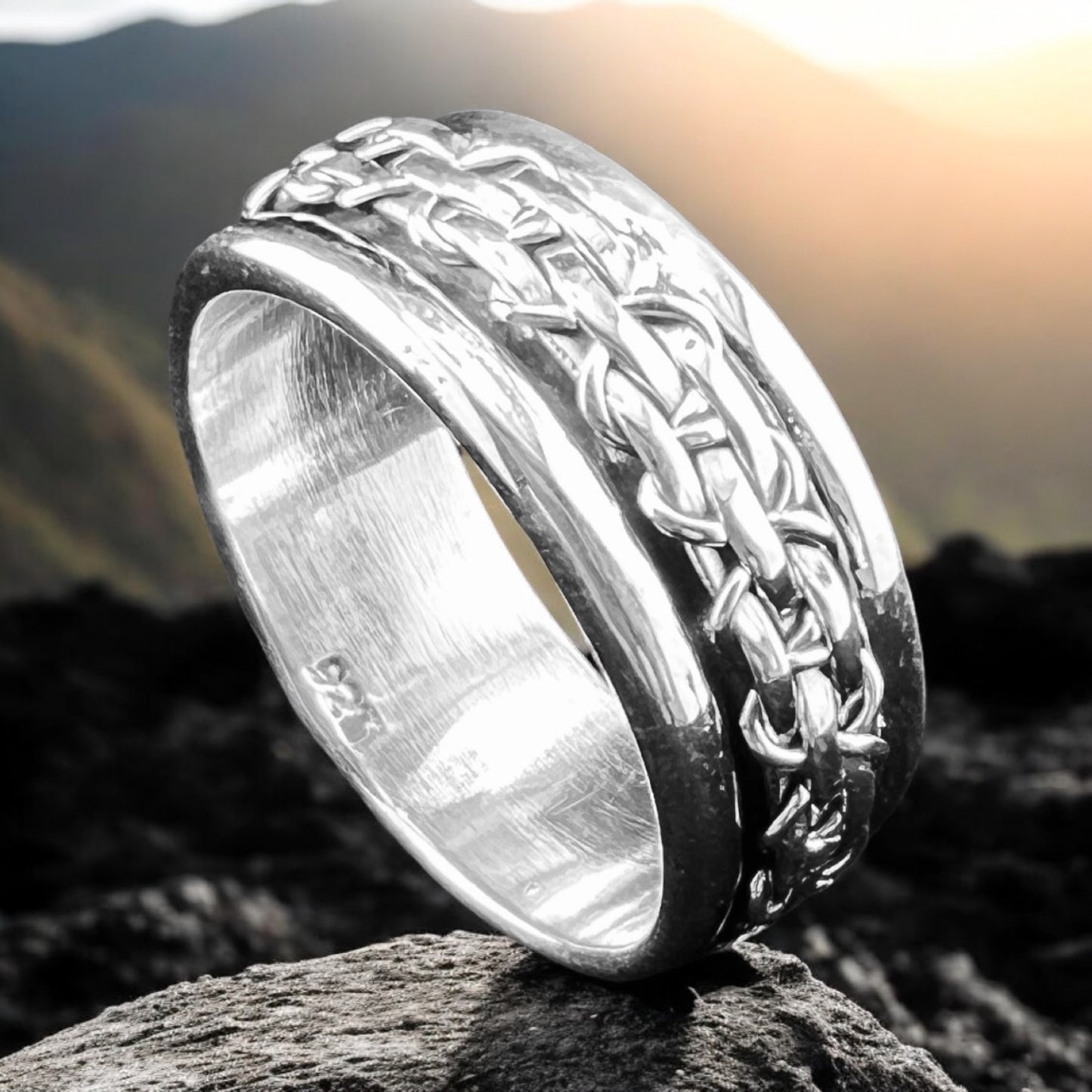 925 Silver Ring 7mm chain design.