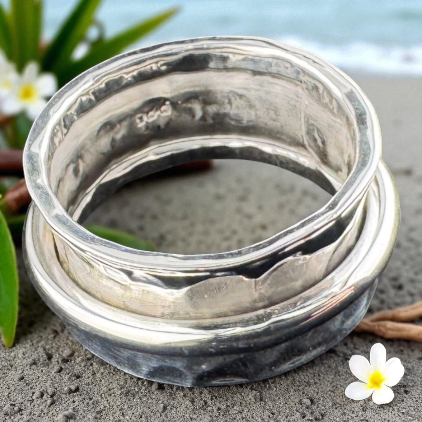 Hammered w/Spinner Ring
