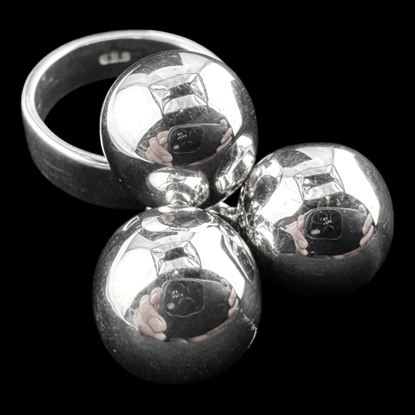 Three Spheres Ring