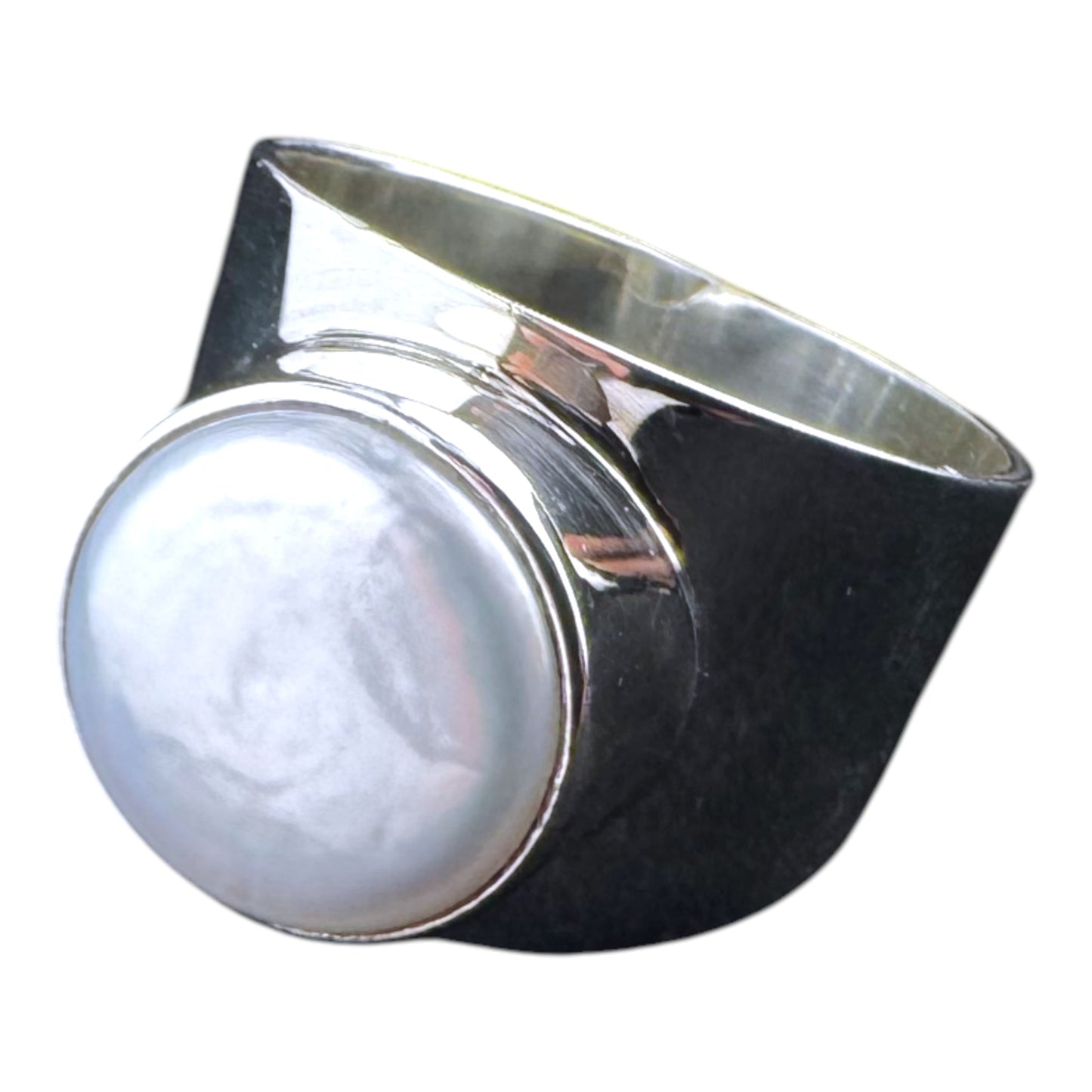 Button Pearl Ring