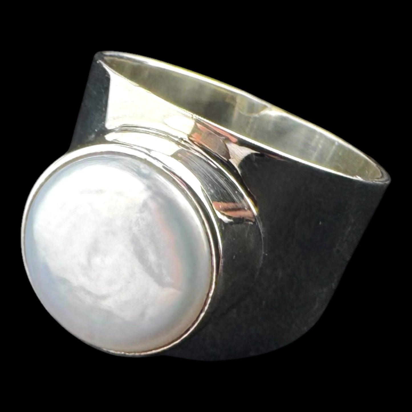 Button Pearl Ring