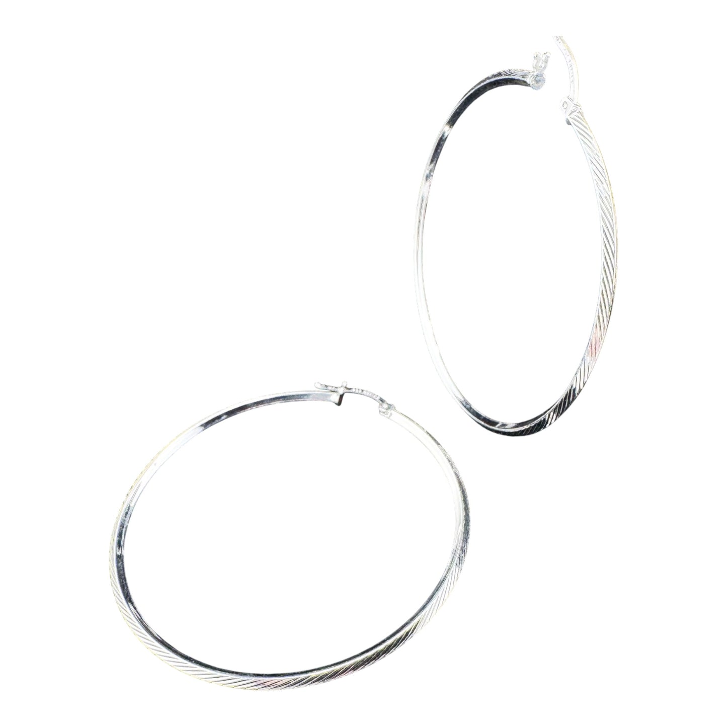 Cable edge hoop earrings