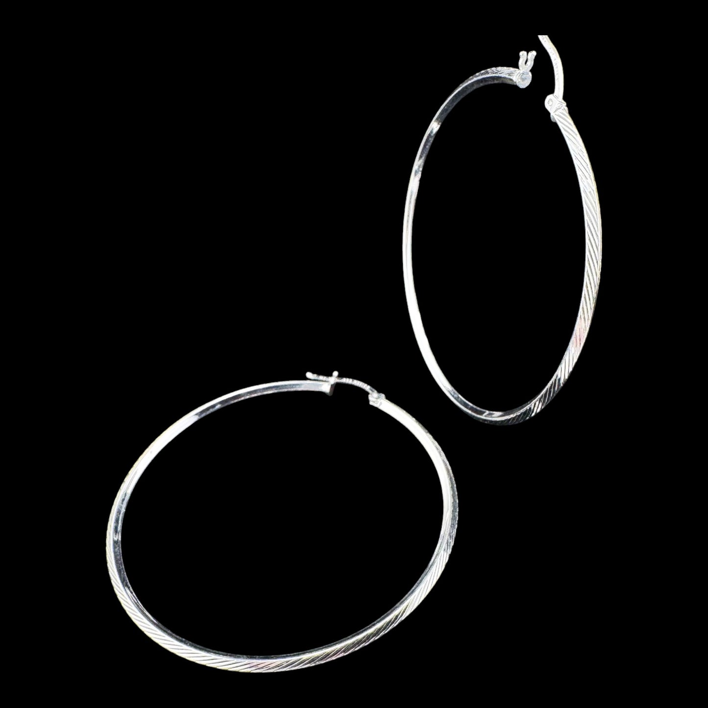 Cable edge hoop earrings