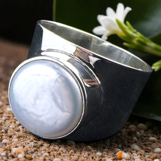 Button Pearl Ring